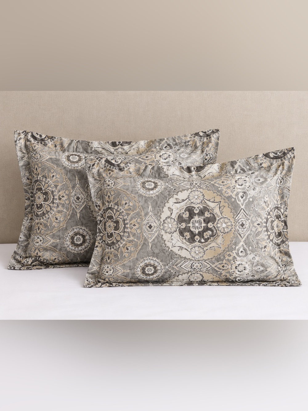 Pottery Barn Jacquelyn Medallion Organic Cotton Sateen Standard Shams Set of 2